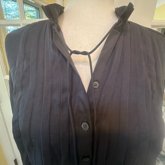 Ann Taylor LOFT EUC Long Silky satin Ruffled Front Tab Color Long Sleeve Blouse - Picture 2 of 9